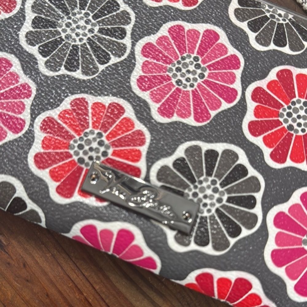 Vera Bradley Red and Pink Floral Wristlet Wallet - Picture 4 of 11